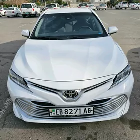 Toyota Camry 2018