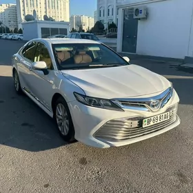 Toyota Camry 2020