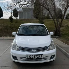 Nissan Versa 2010