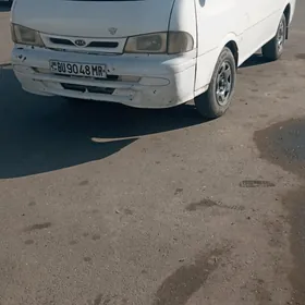 Toyota Hiace 2000