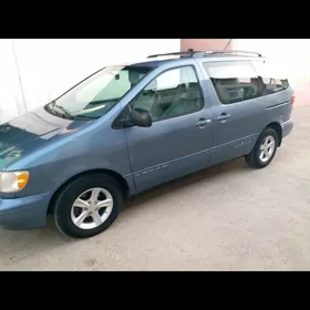 Toyota Sienna 2000