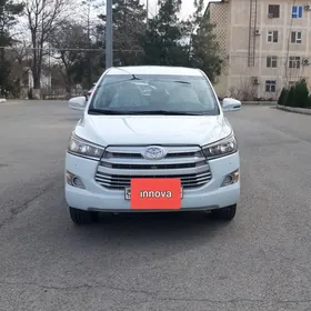 Toyota Innova 2019