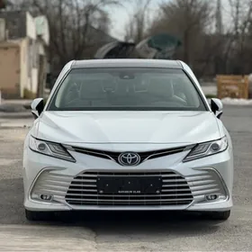 Toyota Camry 2021