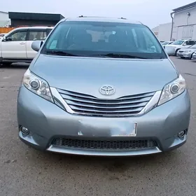 Toyota Sienna 2016