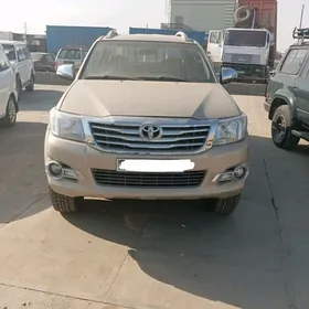 Toyota Hilux 2015