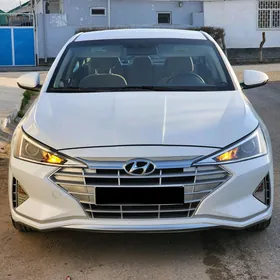 Hyundai Elantra 2020