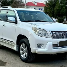 Toyota Land Cruiser Prado 2011