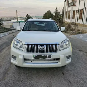 Toyota Land Cruiser Prado 2011