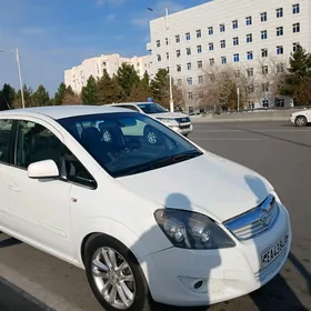 Opel Zafira 2011