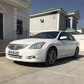 Nissan Altima 2012