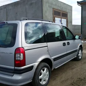 Opel Sintra 1999