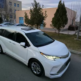 Toyota Sienna 2021