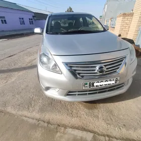 Nissan Versa 2012