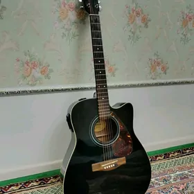 Gitara YAMAHA