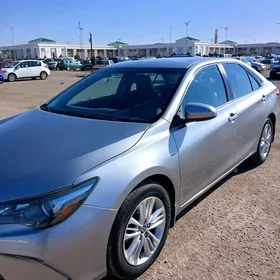 Toyota Camry 2016