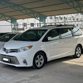 Toyota Sienna 2018