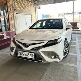 Toyota Camry 2021