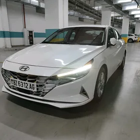 Hyundai Elantra 2021