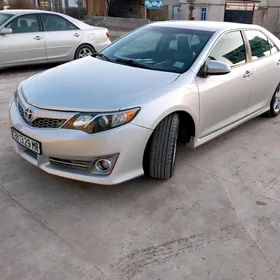 Toyota Camry 2014