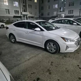 Hyundai Elantra 2020