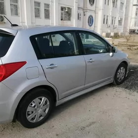 Nissan Versa 2010