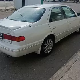 Toyota Camry 2001