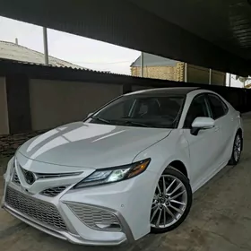 Toyota Camry 2020