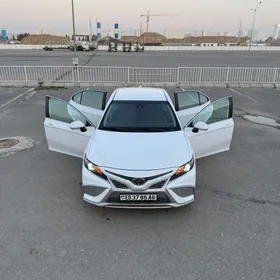 Toyota Camry 2021