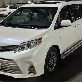 Toyota Sienna 2020