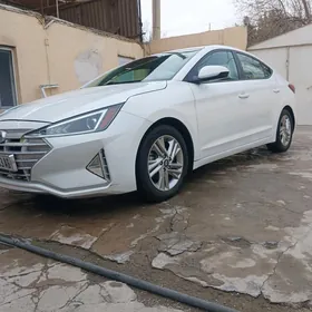 Hyundai Elantra 2019