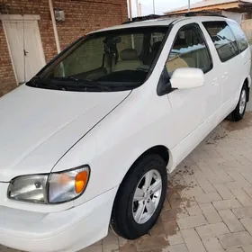 Toyota Sienna 1999