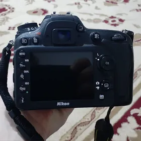 Nikon D7100