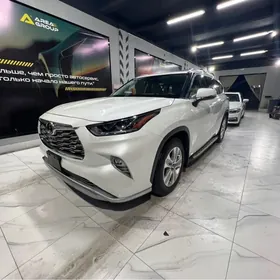 Toyota Highlander 2021