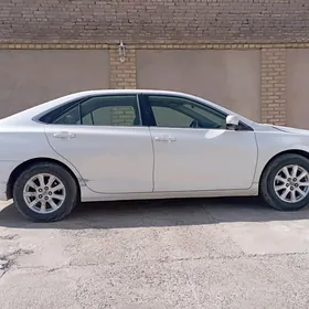 Toyota Camry 2015