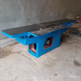 Universal stanok