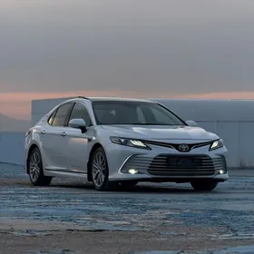 Toyota Camry 2021