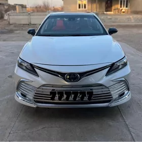 Toyota Camry 2021