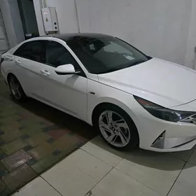 Hyundai Elantra 2023