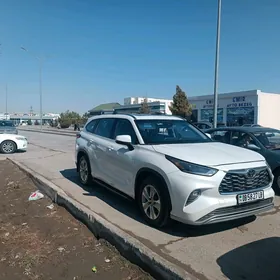 Toyota Highlander 2022