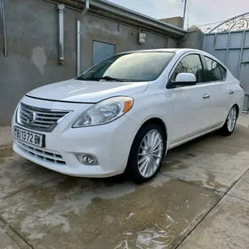 Nissan Versa 2012