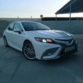 Toyota Camry 2021