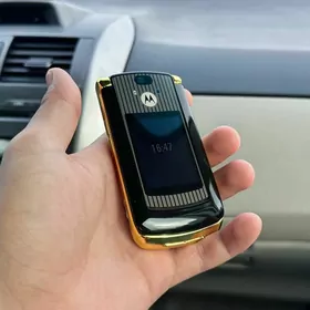 Motorola V8