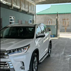 Toyota Highlander 2019