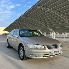 Toyota Camry 2001