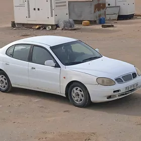 Daewoo Leganza 1998