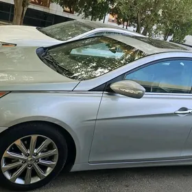 Hyundai Sonata 2011