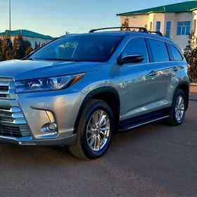 Toyota Highlander 2019