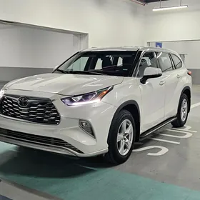 Toyota Highlander 2021