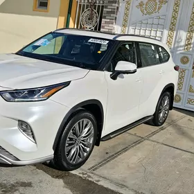 Toyota Highlander 2021