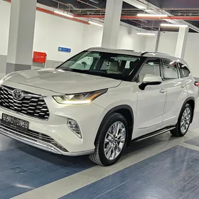 Toyota Highlander 2021